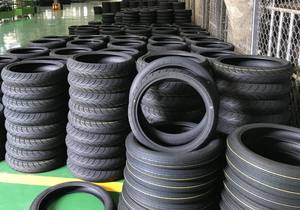 KUMA K101F Nouveau pneu en caoutchouc naturel de haute performance à forte adhérence TT Premium pour moto Taille 2.25-17 Garantie de 12 mois - Product Image 6