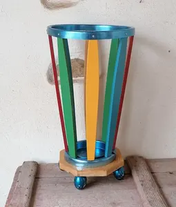 ชั้นเก็บร่มหลากสีทำจากโลหะที่มีดีไซน์ทันสมัยเหมาะสำหรับการตกแต่งบ้านและโรงแรม - Product Image 4