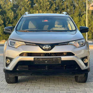 Toyota RAV4 2020 LHD SUV Usado con Asientos de Cuero, Interior Oscuro, Tracción Delantera, Control de Crucero Adaptativo, Automático, R18, Diésel, Techo Panorámico - Product Image 1