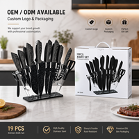 Ensemble de 19 couteaux de cuisine en acier inoxydable avec revêtement antiadhésif, manches en plastique imitation bois, lavable au lave-vaisselle, support inclus, couteau à fromage, couteau à pizza