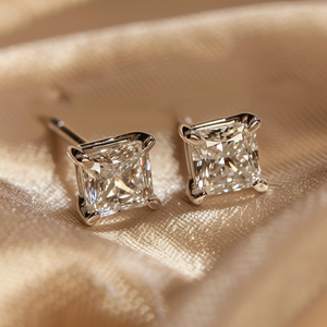 Lab Created Diamond & Moissanite 18K Oro sólido Hip Hop Iced Out Pendientes Tachuelas de corte ovalado para mujer - Product Image 3