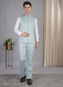 Traje de Tres Piezas Azul Claro para Hombre, Fabricación India, Elegante, para Fiestas de Oficina y Eventos Ceremoniales, Disponible al Mejor Precio - Product Image 3