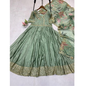 ชุดกาวน์ทรงหลวมยาวถึงพื้นชุดหรูสำหรับงานเลี้ยงเจ้าสาวงานฉลองทางวัฒนธรรม - Product Image 1