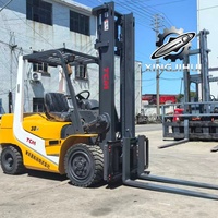 Chariot élévateur diesel d'occasion TCM FD30T6 avec hauteur de levage de 4000 mm et accessoire de déplaceur latéral fonctionnel