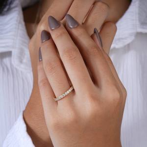 Elegante anillo de eternidad con diamantes para mujer, con un diseño moderno y lujoso, perfecto para bodas, compromisos, aniversarios, regalos y uso diario. - Product Image 2