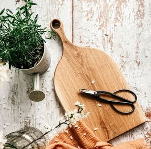 Planche à découper compacte en bois de gros conçue pour les petites cuisines offrant une surface de coupe attrayante et fonctionnelle - Product Image 4