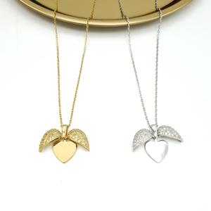Collana in acciaio con apertura a cuore - Product Image 1
