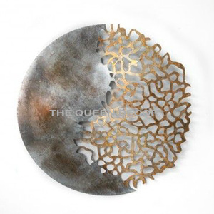 Sculpture murale abstraite moderne en bronze forgé à la main ruban métallique torsadé finition antique intérieurs de luxe pour le Moyen-Orient - Product Image 6