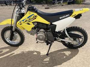 Nouvelles motos tout-terrain DR-Z50 2025 disponibles en magasin - Product Image 3