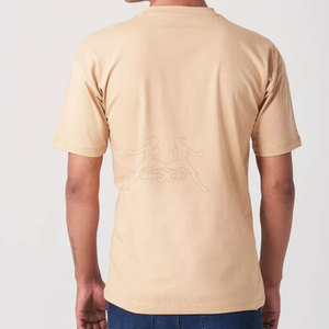 Camiseta de hombre de alta calidad con mezcla de tela suave para colecciones de atuendos casuales y elegantes. - Product Image 2