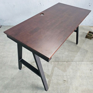 Escritorio de Oficina Minimalista AConcept HBAC002 120x60 con Patas de Metal de Acero Ensambladas para Reuniones o Uso Gerencial - Product Image 6