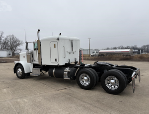 Best Selling 2022 Peterbilts Sleeper Semi <b>Truck</b> Flat Top Sleeper Cummins 565HP 13 Speed Manual For Sale - Product Image 3