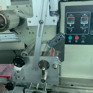 Automatic Horizontal Candy <strong>Chocolate</strong> Packaging <strong>Machine</strong> <strong>Chocolate</strong> <strong>Bar</strong> Foil <strong>Wrapping</strong> <strong>Machine</strong>