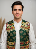 Robe de mariée traditionnelle afghane en velours avec broderies à la main et travail de miroir, et ensemble dupatta vert décontracté