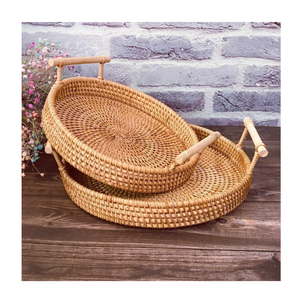 Bandeja de ratán de forma redonda de alta calidad con asa, cesta de almacenamiento de bebidas artesanal ecológica multifunción hecha en Vietnam - Product Image 1