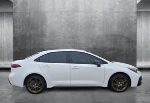 2024 pour Toyota Corolla Nightshade Edition utilisé sièges en cuir automatique intérieur foncé R19 galerie de toit en alliage FAW moteur à essence 4L - Product Image 2