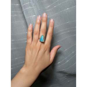 Bague statement en argent sterling opale faite à la main par des artisans navajo, style bohème chic et romantique, incrustation de pierres naturelles, taille 6.75, pour un usage quotidien - Product Image 5