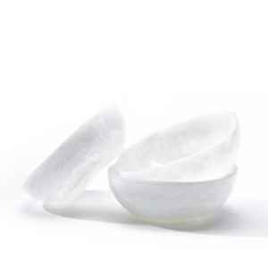 Ensemble de bols et de plateaux en résine époxy artisanale unique, idéal pour les collations, les bonbons et la décoration, avec un fini artistique brillant - Product Image 4