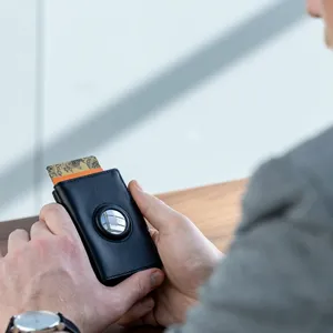 Portafoglio Intelligente Personalizzato da Uomo Troika, Elegante Impermeabile per Gadget - Product Image 2