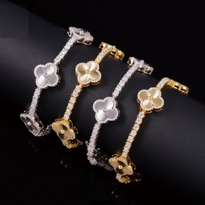สร้อยข้อมือเทนนิสลายดอกโคลเวอร์ประดับมอสซาไนต์เงินแท้ 925 สำหรับผู้หญิง ดีไซน์หรูหรา แรงบันดาลใจจากดีไซเนอร์ เครื่องประดับแฟชั่น ของขวัญ - Product Image 6