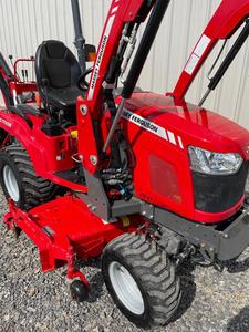 Achetez un tracteur Massey Ferguson GC1723E 4WD de 22,5 CV avec moteur d'origine, chargeur, pelle rétrocaveuse et tondeuse disponibles à la livraison - Product Image 4