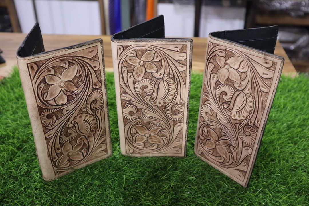 สีน้ำตาล