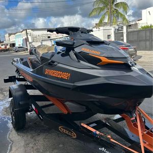 Jet Ski 2026 Ultra 310LX 141' Eléctrico/AC Supercargado 4 Cilindros 300HP Ligero con 3 Años de Garantía - Product Image 3