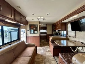 Autocaravana T-H-O-R RV MOTORCOACH 28H USADA de 2015 Lista para la Venta - Product Image 3