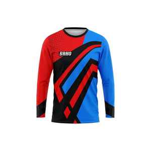 Fabricant de col rond GAA au Pakistan créant des ajustements sur mesure et des coutures durables pour les amateurs de football gaélique - Product Image 1