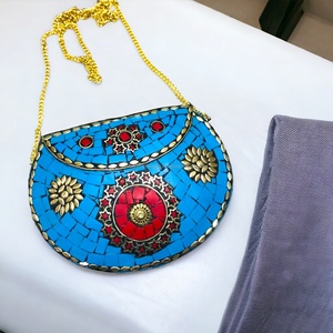 Bolso de mano En Atractivo Color Oro Embragues de Mujer Con Cadena de hombro de metal a precio barato por LUXURY CRAFTS - Product Image 3