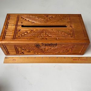 Elegante Portapañuelos Decorativo de Madera Tallada con Diseño Floral Grabado para Interiores Modernos Tradebyd - Product Image 2