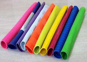 Venta al por mayor 3-Color Cricket antideslizante Bat Grips mejor calidad deportiva con logotipo personalizado e impresión para los entusiastas del deporte - Product Image 2