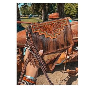 กระเป๋าสตางค์หนังวัวแท้สไตล์โบฮีเมียนสุดหรูสำหรับฤดูใบไม้ร่วง พร้อมพู่ห้อยแบบสั่งทำพิเศษ เป็นมิตรกับสิ่งแวดล้อม ราคาขายส่ง - Product Image 2
