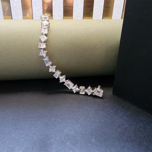 Bracelet en diamant de laboratoire princesse émeraude, or blanc massif 14 carats, plaqué argent, pour femmes, certifié IGI, 24 carats - Product Image 1