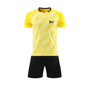 Ensembles d'uniformes de football pour adultes de haute qualité personnalisés pour hommes légers à séchage rapide respirants - Product Image 1