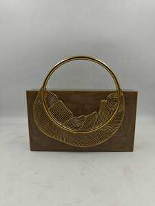 Poignée en métal faite à la main pochette de soirée en résine motifs classiques en résine indienne L'éclat subtil combiné avec le travail manuel - Product Image 4