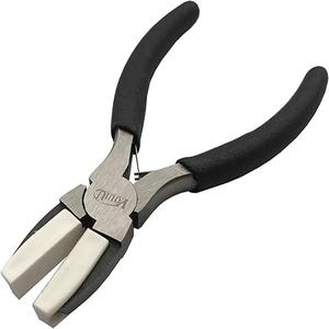 Pince à bec effilé pour la fabrication de bijoux - Product Image 1