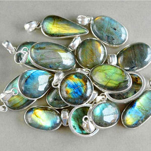 Pendentif en labradorite multi-feu naturelle fait à la main, certifié GIA, cristal bleu, tranche fantaisie, argent allemand, personnalisé, guérison, 42 mm - Product Image 1