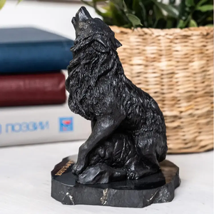 Figura de lobo de shungita - Product Image 3