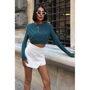 เสื้อเบลาส์แซนดี้เลอเชอร์พร้อมรายละเอียดด้านอุปกรณ์เสริมและบ่าเสริมฟองน้ำ 3479 - Product Image 5