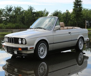 BMW 325i Cabriolet d'occasion de 1990 en excellent état, prêt à être expédié - Product Image 1