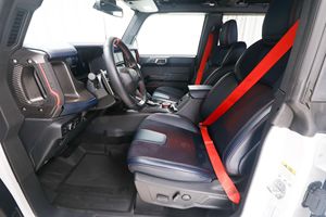 Ford Bronco Raptor 2022, SUV Automático con Techo Corredizo, Faros Delanteros, Cámara Trasera de 360°, Asientos Eléctricos - Product Image 2