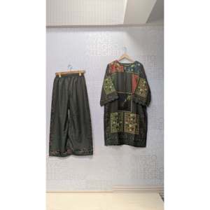ชุดเซ็ตเสื้อผ้าโบฮีเมียนเครปฟิวชั่นดิจิตอล รุ่น SL00247-3/4 แขนยาว-ราคา $1849 - Product Image 5
