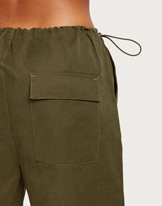 กางเกงวอร์มขากว้างกันน้ำน้ำหนักเบาพิมพ์ลายโลโก้ได้ตามต้องการ100% กางเกงวิ่งกันลมขาตรงแบบลำลอง - Product Image 4