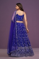 Lehenga en georgette avec broderie en sequins zari, tissu de blouse ample, dupatta en georgette, bordure en dentelle de filet doux, semi-cousu