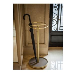 Support de parapluie en métal robuste avec base en acier lourd, idéal pour les patios extérieurs, les jardins, les parapluies de marché et l'utilisation au bord de la piscine - Product Image 1