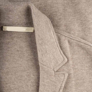 เสื้อสูทผู้ชายแบบกระดุมสองแถว คุณภาพสูง สไตล์ลำลองสำหรับธุรกิจ ป้องกันรอยยับ ปรับแต่งสีและขนาดได้ - Product Image 5