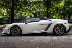 Lamborghini Gallardo LP 570-4 Spyder AWD 2011, supercar de performance, conduite à gauche, état premium - Product Image 4