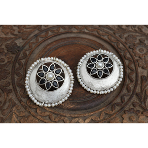 ต่างหูแบบห่วงประดับลูกปัดทองเหลืองลายเงินโบราณ ดีไซน์ใหม่ ทำมือ สำหรับเด็กหญิงและสตรี - Product Image 4