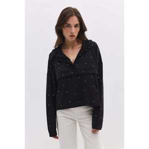 Sudadera con adornos de piedras - Product Image 1